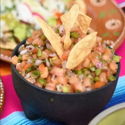 Half Pan Fresh Salsa & Chips